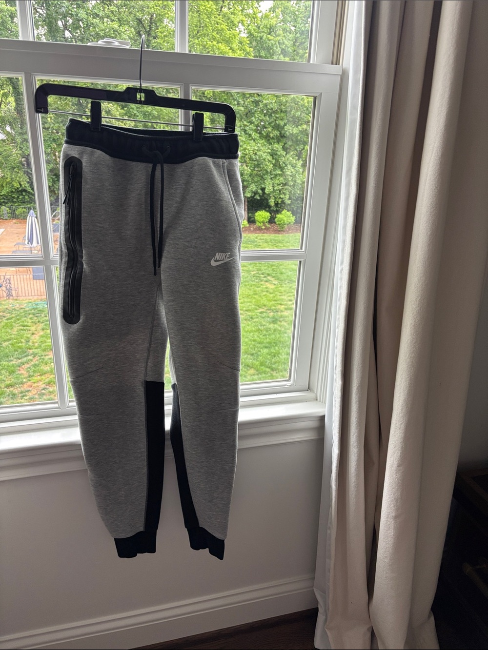 Men’s Nike tech pants
